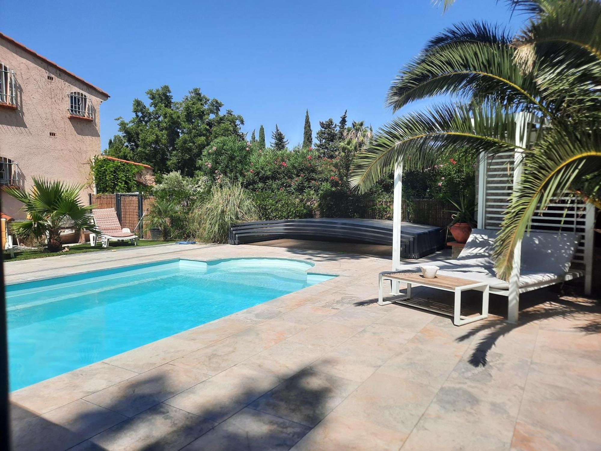 Вилла Domaine Des Pins Saint-Esteve  Экстерьер фото